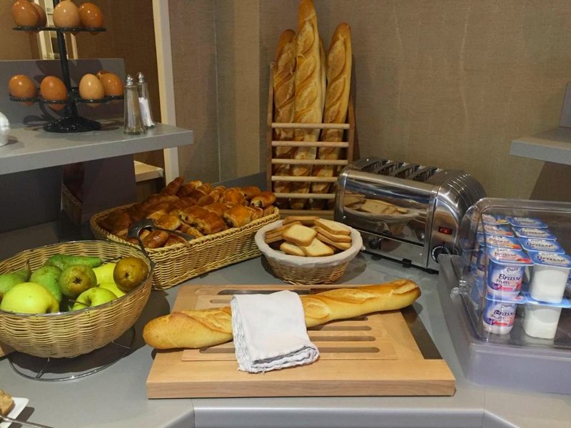 Logis Hôtel-Restaurant Au Vieux Morvan, au cœur de la Bourgogne, Piscine & Spa, Hôtel Climatisé (Logis Hotel-Restaurant Au Vieux Morvan, au cœur de la Bourgogne, Piscine & Spa, Hotel Climatise)の写真