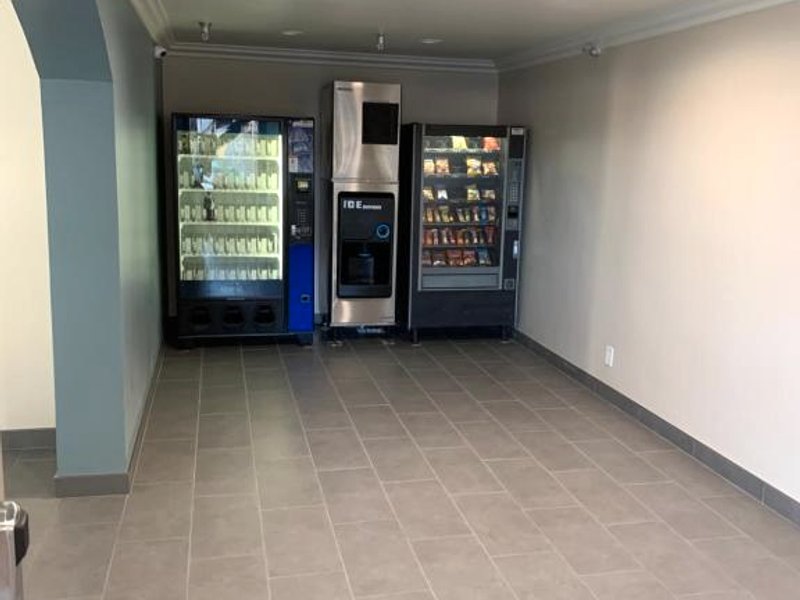 Industry Inn & Suitesの写真