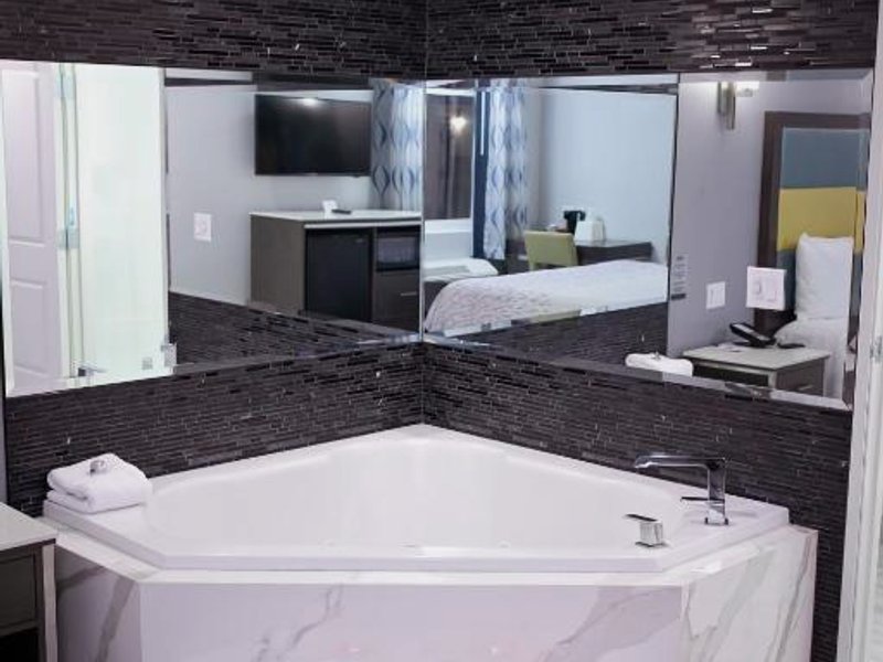 Travelodge Inn & Suites by Wyndham West Covinaの写真