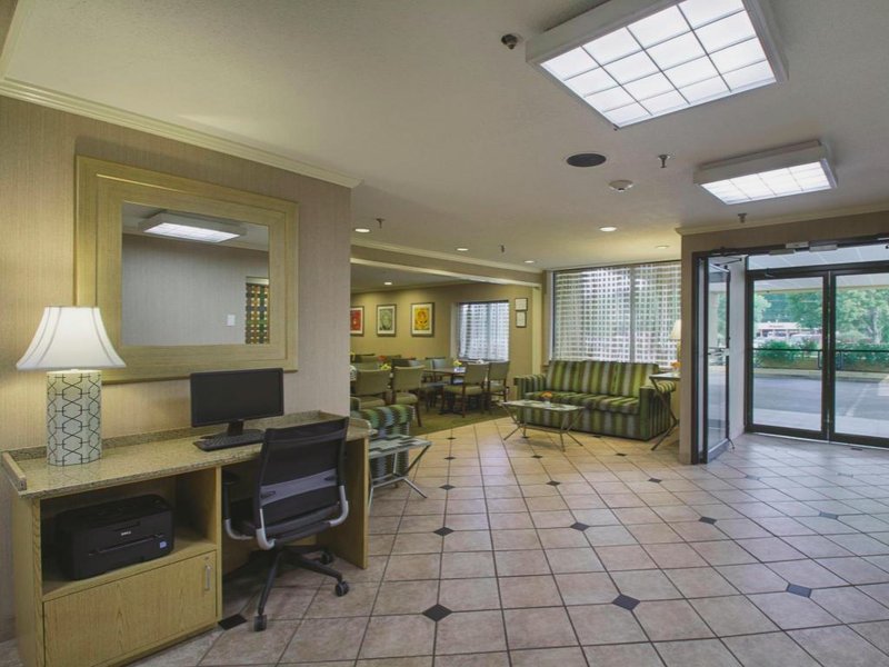 ラ キンタ イン バイ ウィンダム オーバーン ウースター (La Quinta Inn by Wyndham Auburn Worcester)の写真