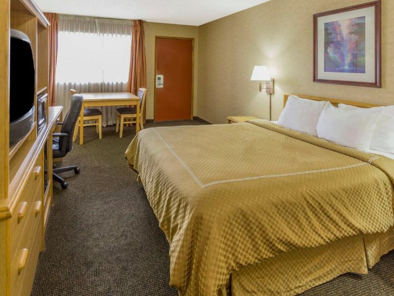 デイズ イン バイ ウィンダム ブラック ベア (Days Inn by Wyndham Black Bear)の写真