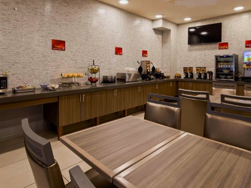 Best Western Plus New Cumberland Inn & Suitesの写真