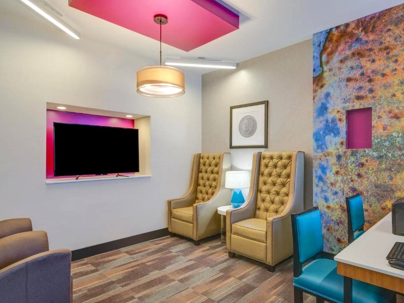 Holiday Inn Express Washington DC East- Andrews AFB By IHGの写真