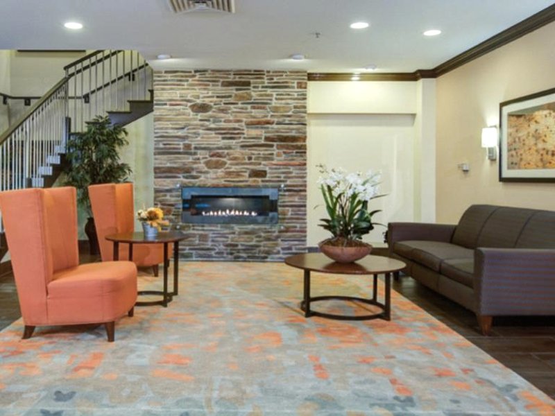 ホリデイ イン エクスプレス ホテル ＆ スイーツ シカゴ ディアフィールド／リンカンシャー バイ IHG (Holiday Inn Express Hotel & Suites Chicago-Deerfield/Lincolnshire By IHG)の写真