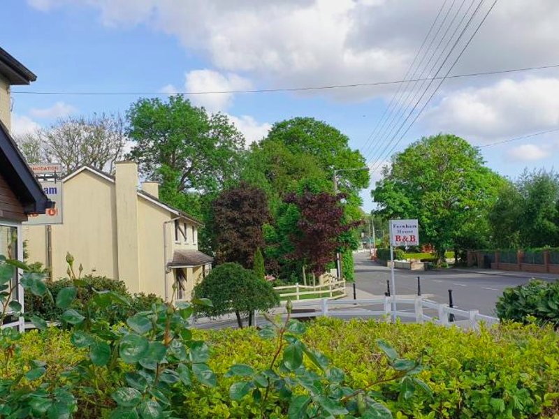 Farnham Houseの写真