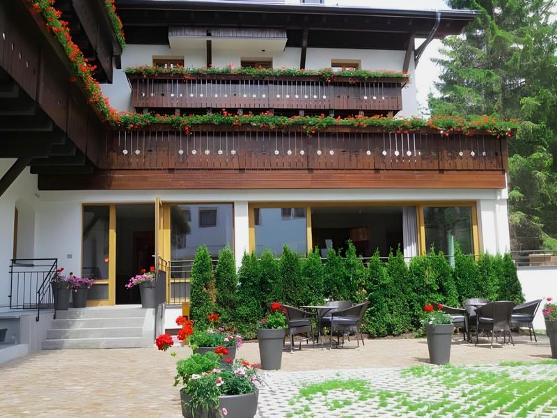 ヴァルガ ホテル (Valluga Hotel)の写真