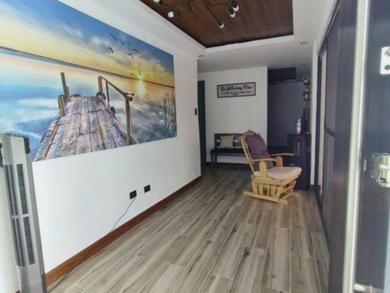 ［サン マテオ］一軒家（140m²）｜ 3ベッドルーム／2バスルーム (The white House)の写真