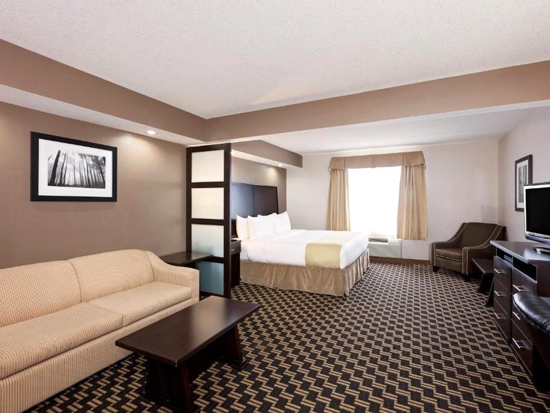 ラマダ バイ ウィンダム コールド レイク (Ramada by Wyndham Cold Lake)の写真