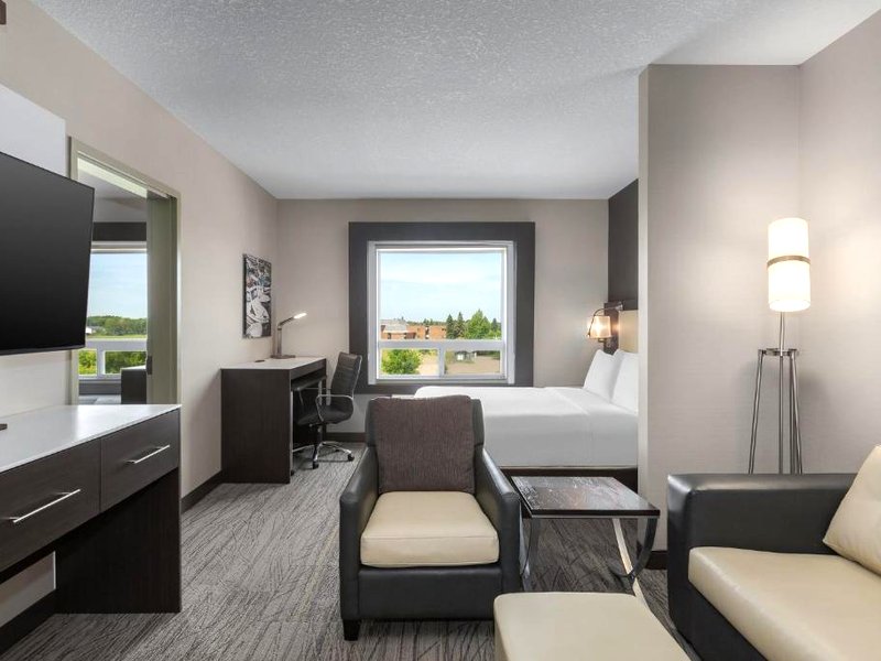 Holiday Inn Express & Suites Cold Lake By IHGの写真