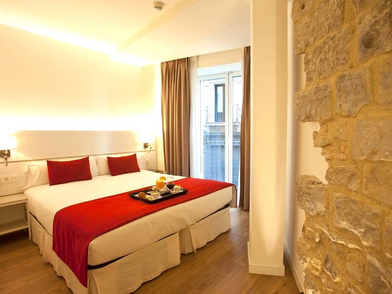 ホテル ポンパエロ プラザ デル アユンタミエント&スパ (Hotel Pompaelo Plaza del Ayuntamiento & Spa)の写真