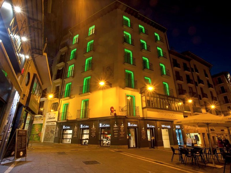 ホテル ポンパエロ プラザ デル アユンタミエント&スパ (Hotel Pompaelo Plaza del Ayuntamiento & Spa)の写真