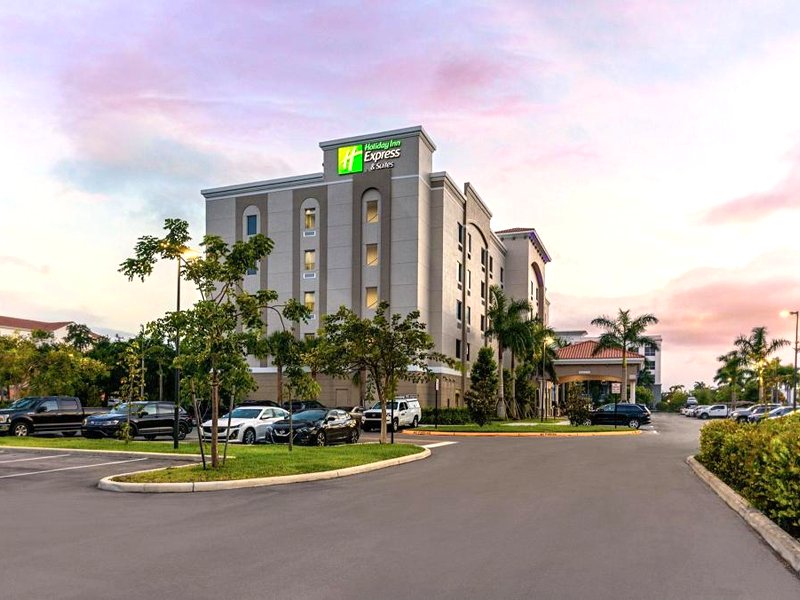 Holiday Inn Express And Suites Miramar By IHGの写真