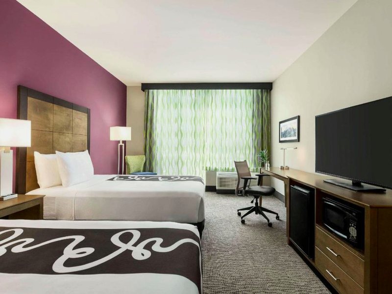 ラ キンタ イン&スイーツ バイ ウィンダム バーリントン (La Quinta Inn & Suites by Wyndham Burlington)の写真