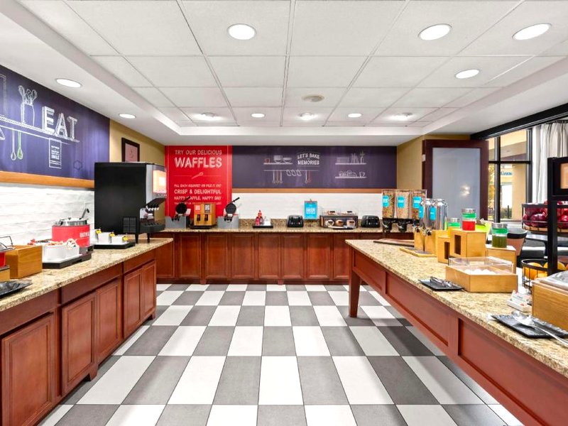 Hampton Inn & Suites Burlingtonの写真