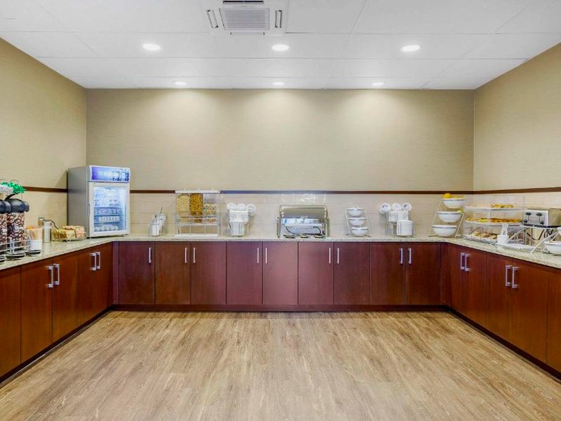 コンフォート スイーツ バーリントン ニア インターステート 5 (Comfort Suites Burlington near I-5)の写真