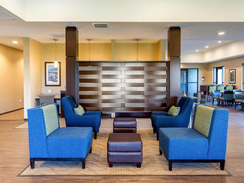 コンフォート スイーツ バーリントン ニア インターステート 5 (Comfort Suites Burlington near I-5)の写真