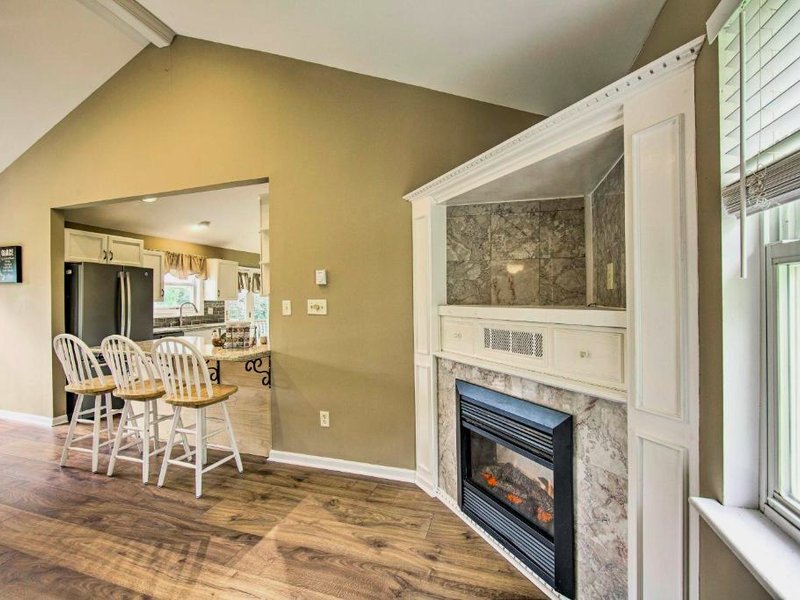 Family-Friendly Coatesville House with Fire Pitの写真