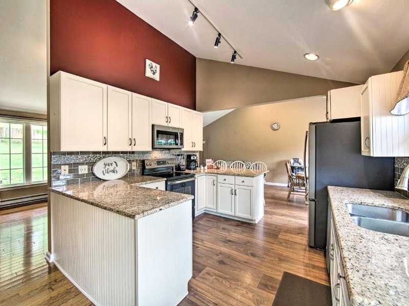 Family-Friendly Coatesville House with Fire Pitの写真