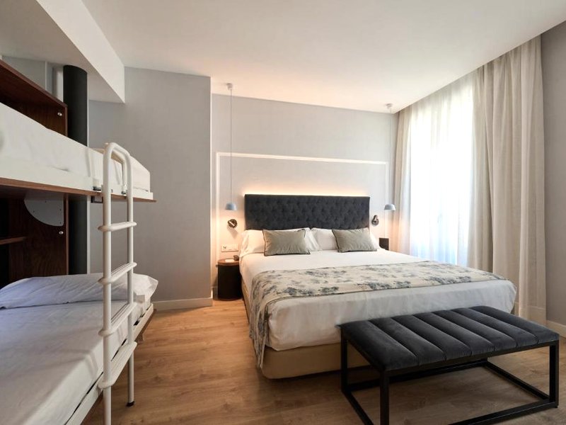 ホテル カタロニア エル ピラール (Hotel Catalonia El Pilar)の写真