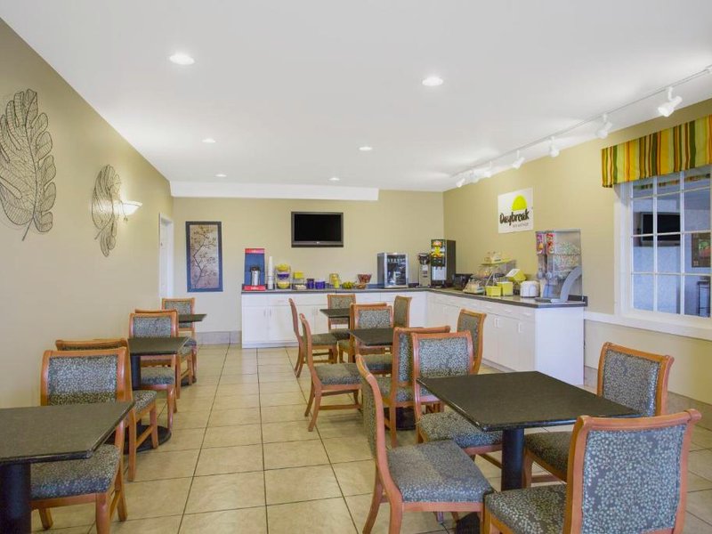 Days Inn by Wyndham Chesterの写真