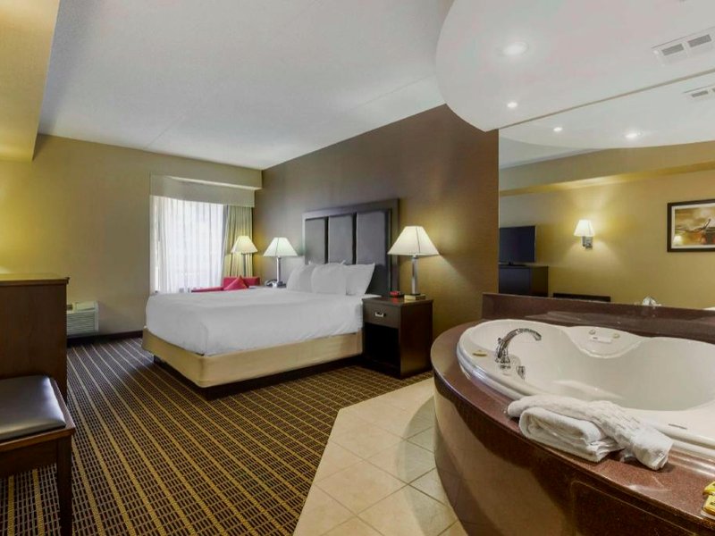 ベストウェスタンプラスバーリントンインアンドスイーツ (Best Western Plus Burlington Inn and Suites)の写真