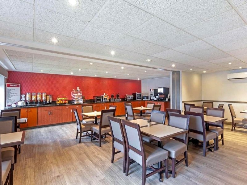 ベストウェスタンプラスバーリントンインアンドスイーツ (Best Western Plus Burlington Inn and Suites)の写真