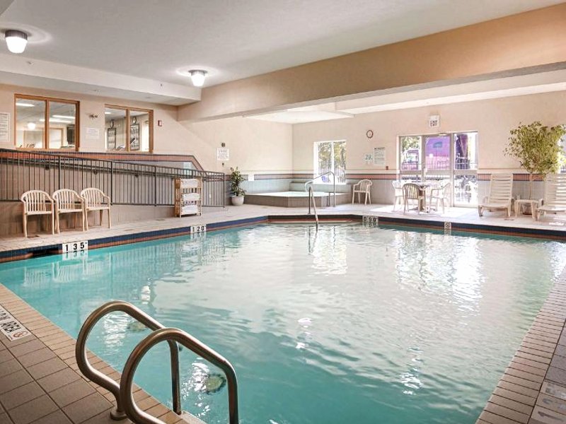 ベストウェスタンプラスバーリントンインアンドスイーツ (Best Western Plus Burlington Inn and Suites)の写真