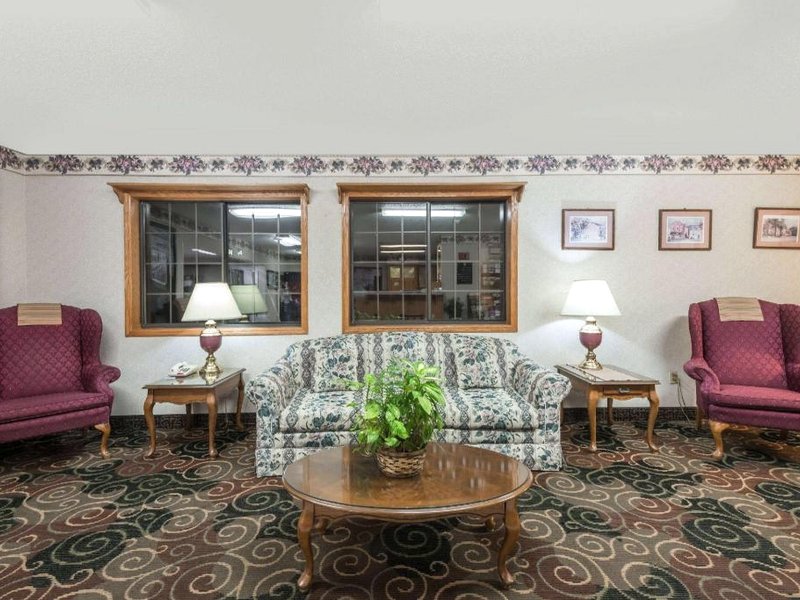 スーパー 8 バイ ウインダム コショクトン ロスコー ビレッジ (Super 8 By Wyndham Coshocton Roscoe Village)の写真