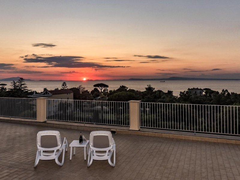 シスターズ ホテル (Sisters