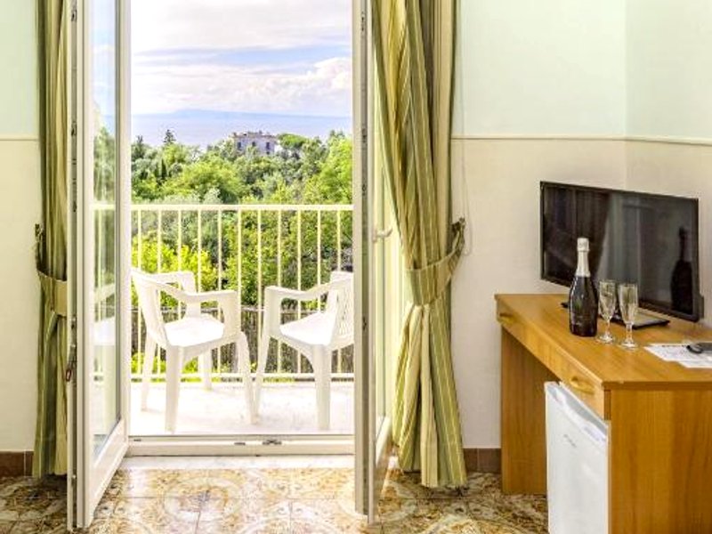 シスターズ ホテル (Sisters