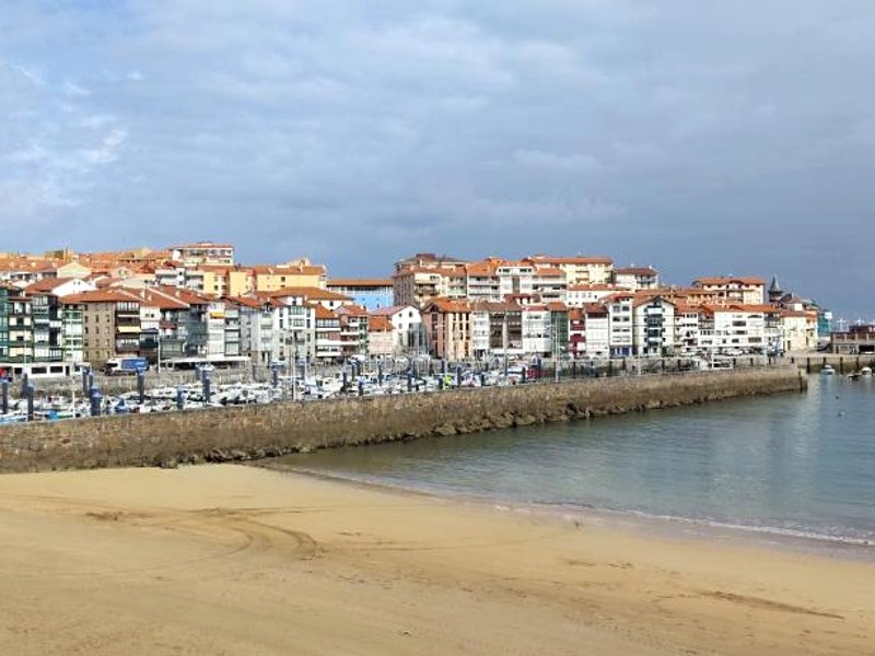 Sabino Arana 9, habitación doble con servicios compartidos (Sabino Arana 9, habitacion doble con servicios compartidos)の写真