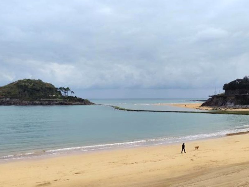 Sabino Arana 9, habitación doble con servicios compartidos (Sabino Arana 9, habitacion doble con servicios compartidos)の写真