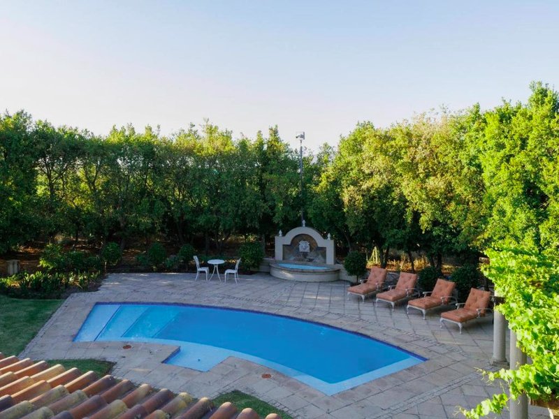 Dawn Mountains Farmの写真