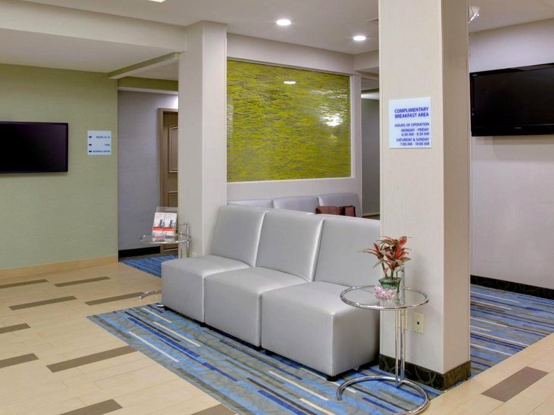 ホリデイ イン エクスプレス ホテル ＆ スイーツ メドウランズ エリア バイ IHG (Holiday Inn Express Hotel & Suites Meadowlands Area By IHG)の写真