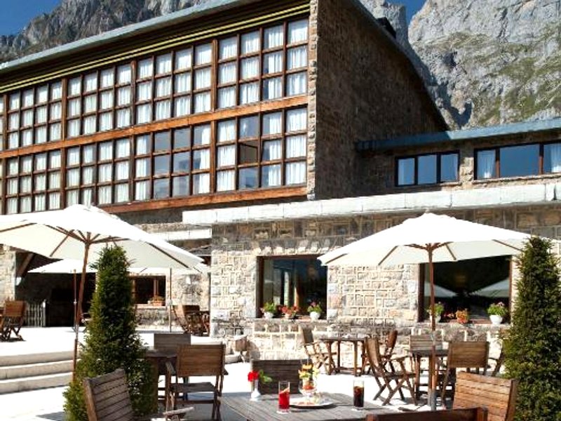 パラドール デ フエンテ デ (Parador de Fuente De)の写真