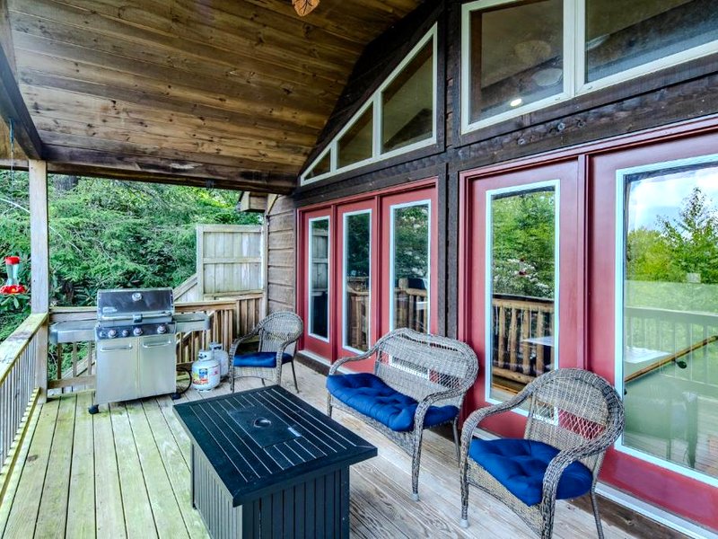 Relaxing Mountain View Cabin near Banner Elk, NCの写真