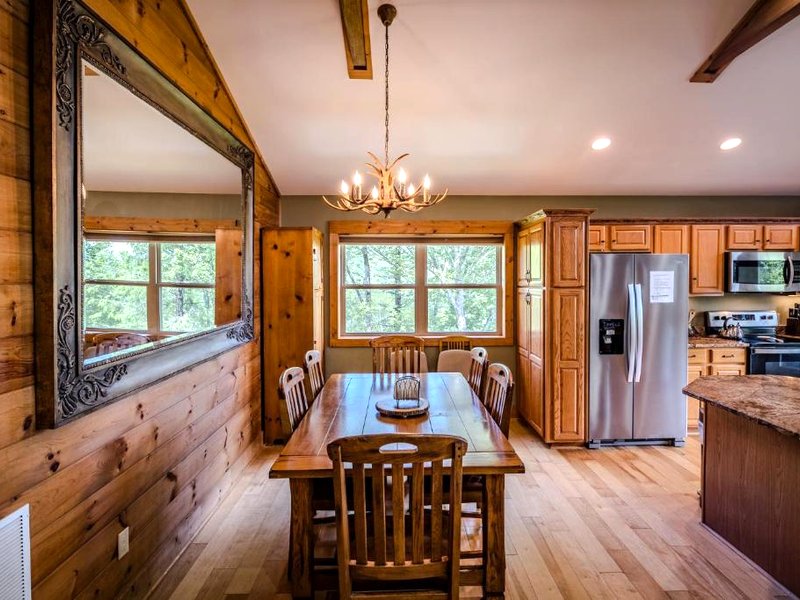 Relaxing Mountain View Cabin near Banner Elk, NCの写真