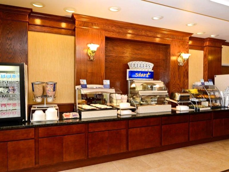 Holiday Inn Express Hotel & Suites Fort Atkinson By IHGの写真