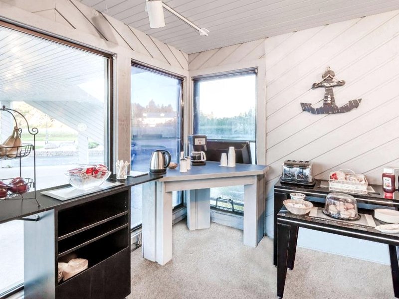 ナイツ イン マッキノー シティ MI (Knights Inn - Mackinaw City, MI)の写真