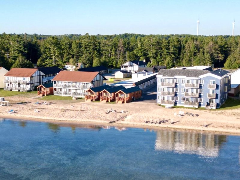 Waterfront Inn Mackinaw Cityの写真