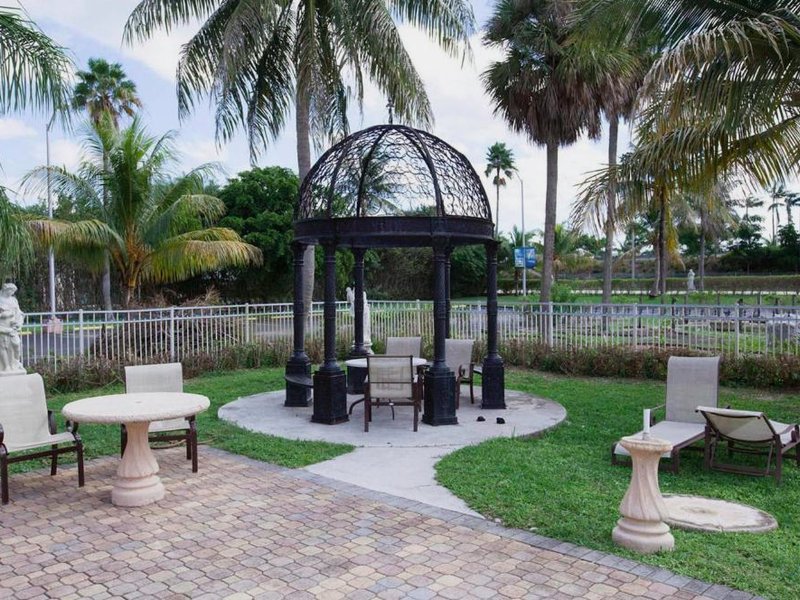 マイアミ ガーデンズ イン アンド スイーツ (Miami Gardens Inn and Suites)の写真