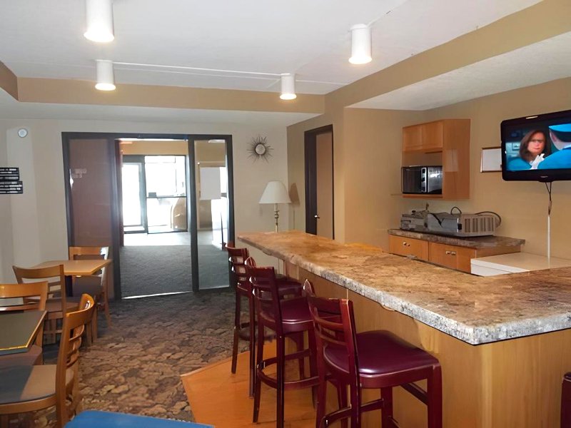 ボーダーズ イン&スイーツ バイ コブルストーン ホテルズ (Boarders Inn & Suites by Cobblestone Hotels)の写真