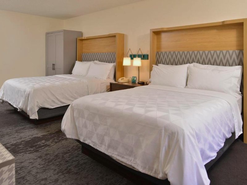Holiday Inn & Suites Raleigh-Cary (I-40 @Walnut St) By IHGの写真