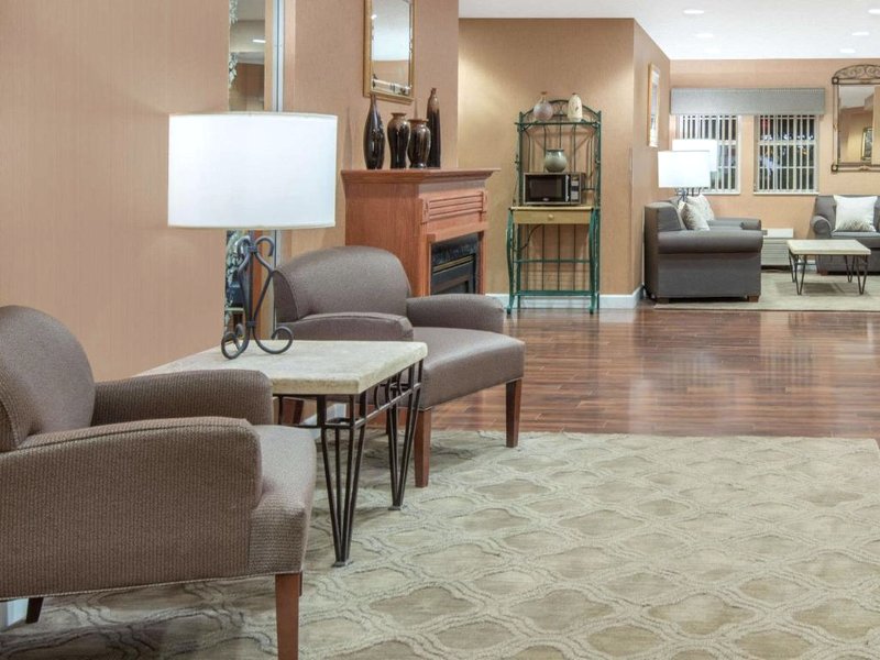 マイクロテル イン&スイーツ バイ ウインダム ラトン (Microtel Inn & Suites by Wyndham Raton)の写真