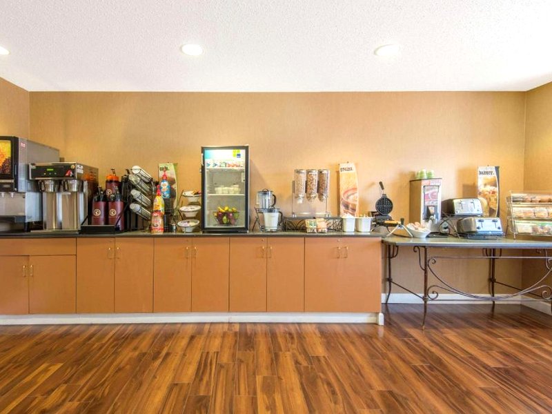 マイクロテル イン&スイーツ バイ ウインダム ラトン (Microtel Inn & Suites by Wyndham Raton)の写真