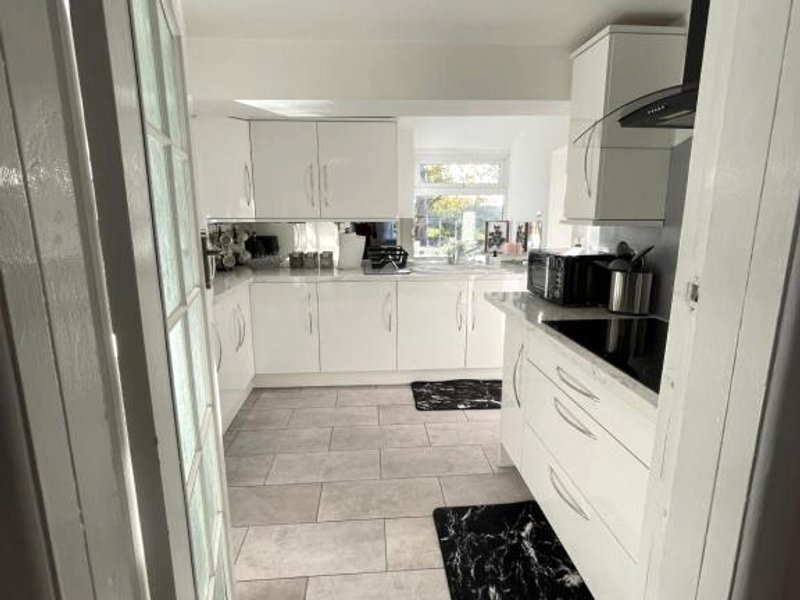 Tollgate House - Luxury Cozy Cottage - HUGE Hot Tub - Alton Towersの写真