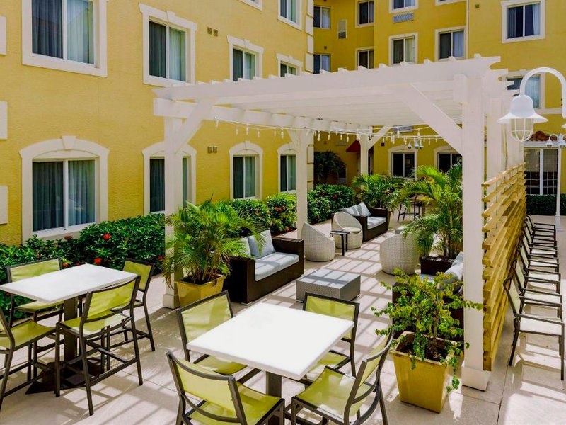 Homewood Suites by Hilton Bonita Springsの写真