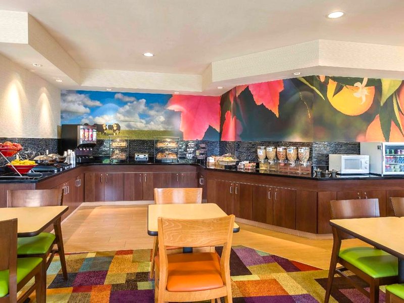 Fairfield by Marriott Inn & Suites Hollandの写真