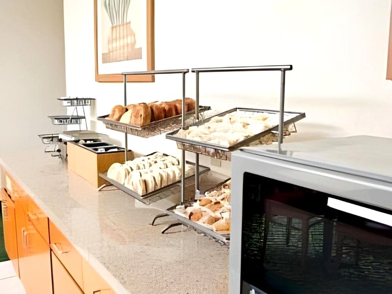 Fairfield by Marriott Inn & Suites Hollandの写真