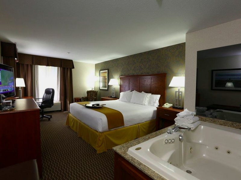 Holiday Inn Express Holland By IHGの写真